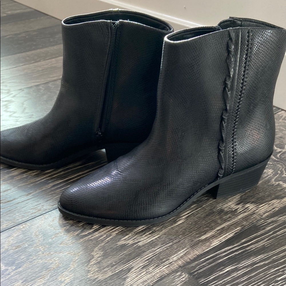 Elegant Black Ankle Boots